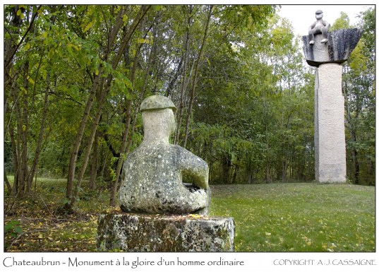 Monument à la gloire d'un homme ordinaire